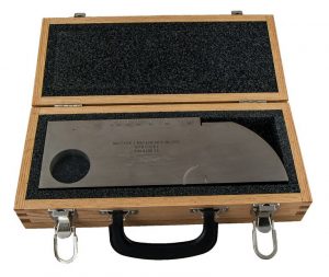 Calibration block IIW type 1, carbon steel 1018, with wood case